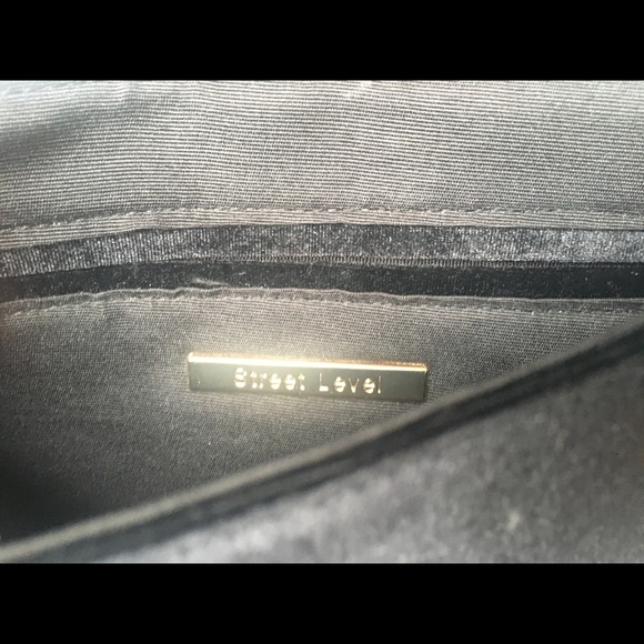 Street Level NWOT black velvet crossbody bag - Picture 3 of 4